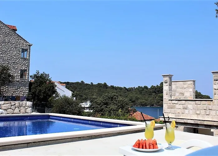 Corallium Imperiale アパート